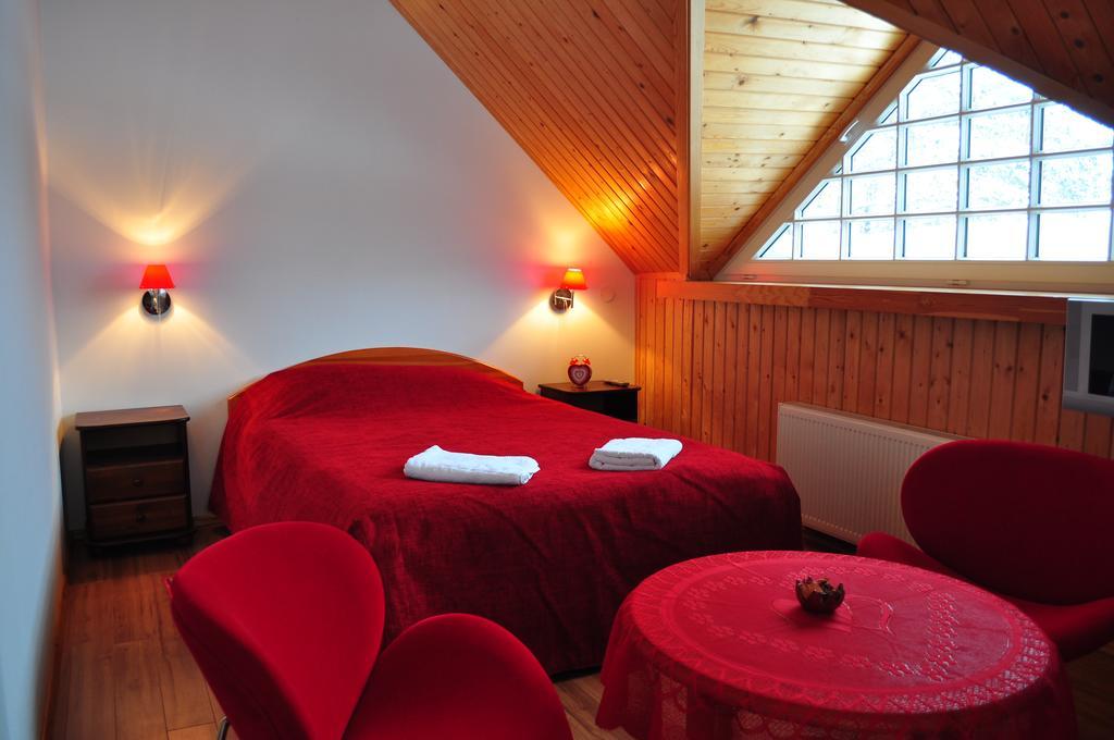 Guesthouse Leiputrija Ādaži Екстериор снимка