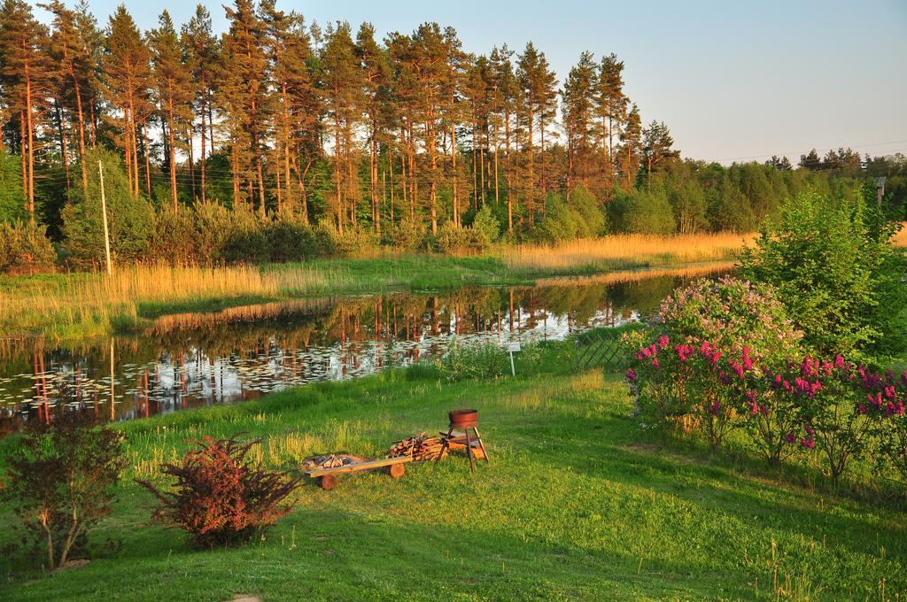 Guesthouse Leiputrija Ādaži Екстериор снимка